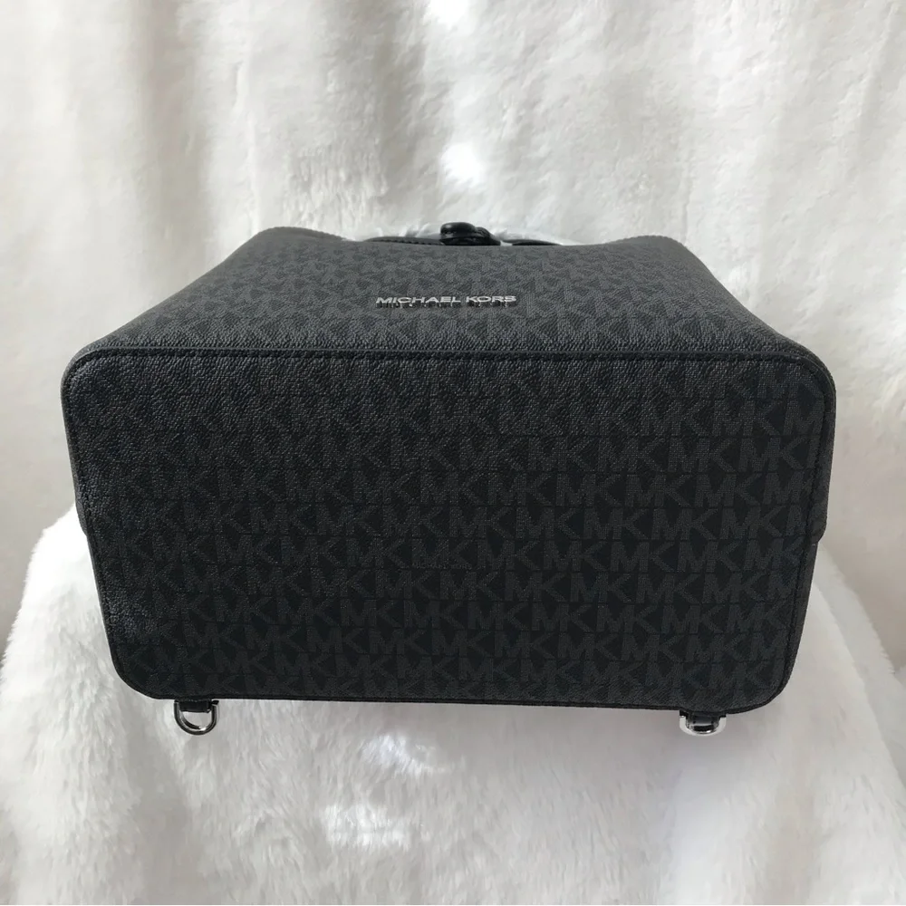 Michael Kors backpack and wallet - Picture 5 of 15